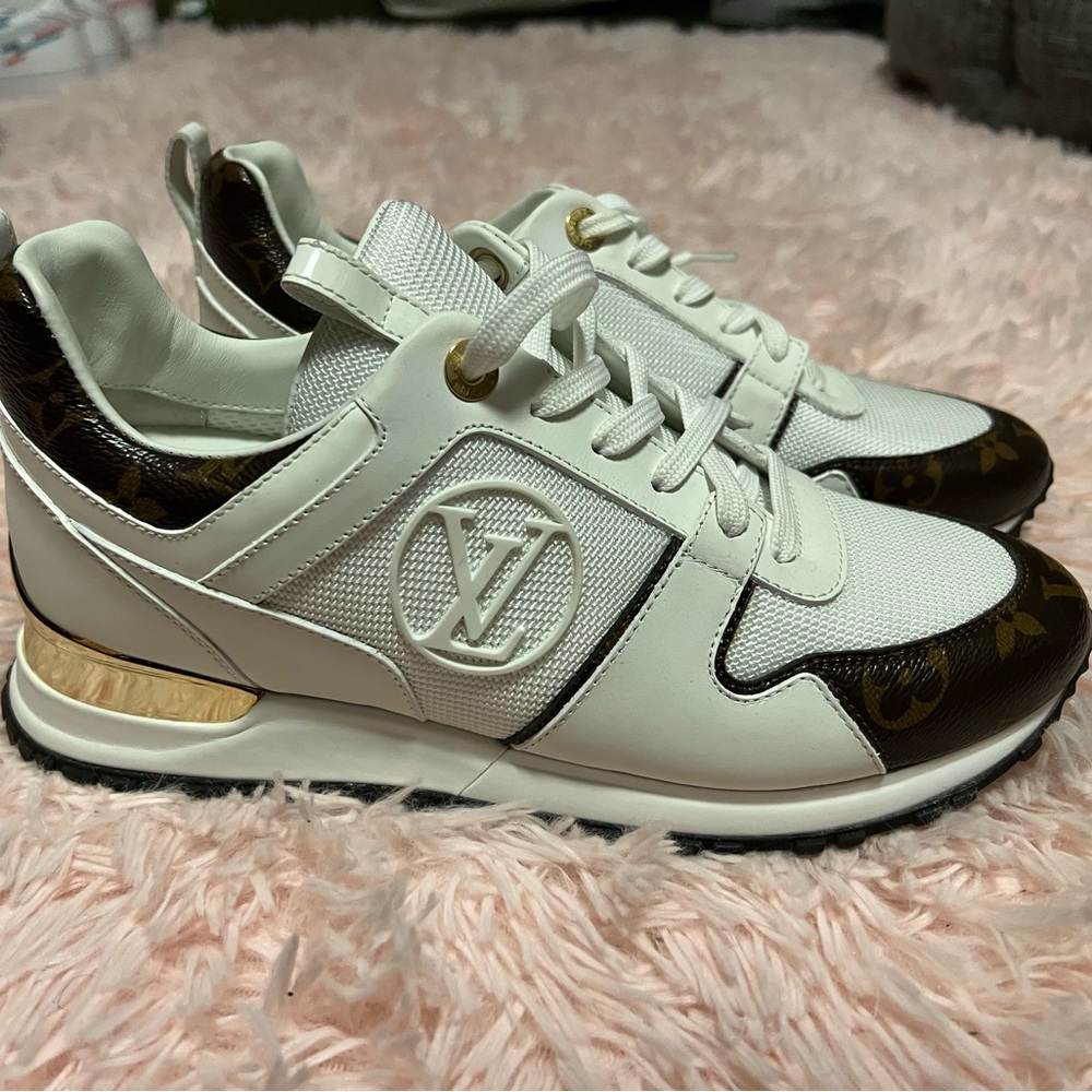 Louis Vuitton Shoes run away sneaker